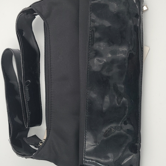 Black purse. NWT. Size M. Zip up - Picture 3 of 4